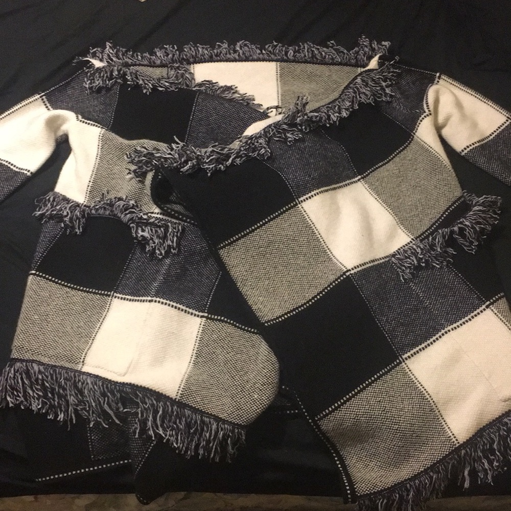 Burberry coat. Never worn before. Size Medium.